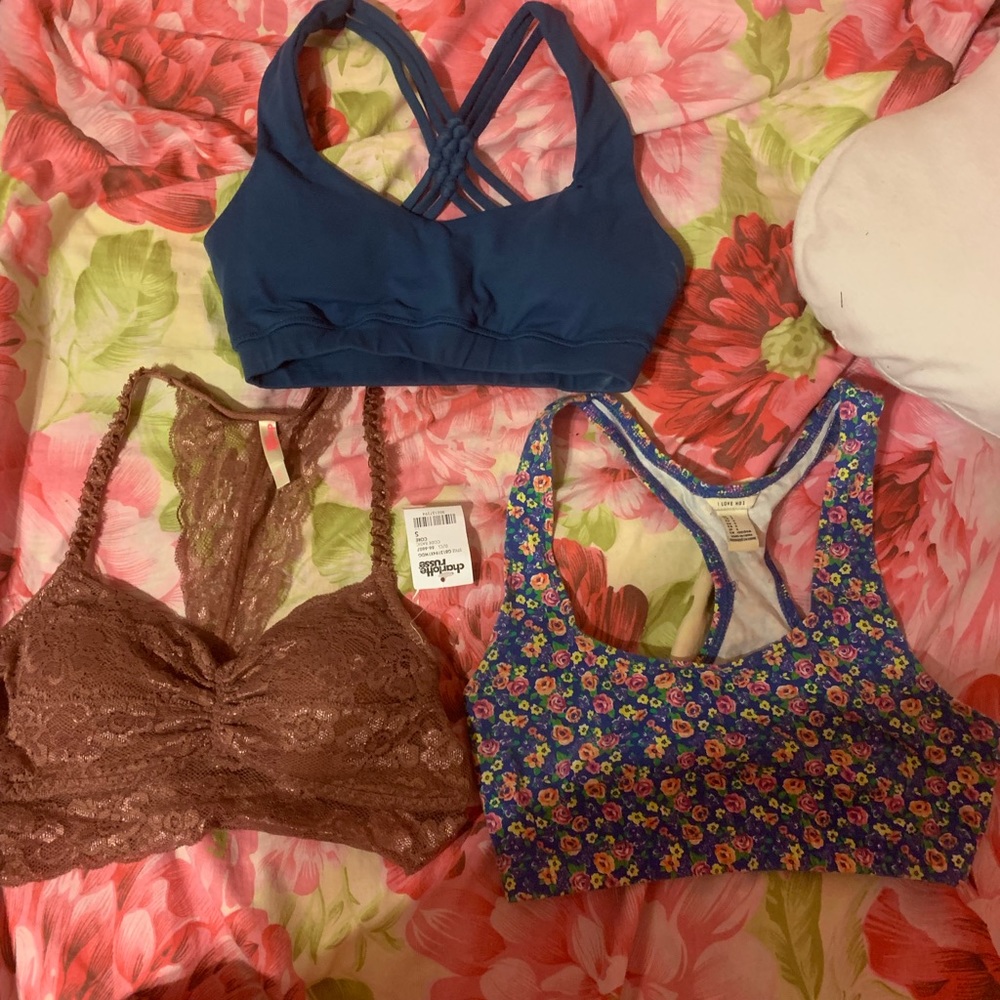 Bras - Picture 6 of 7